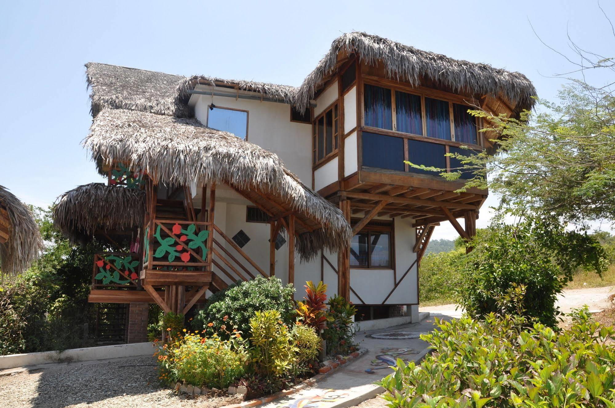 Azuluna Ecolodge Puerto López Exterior foto